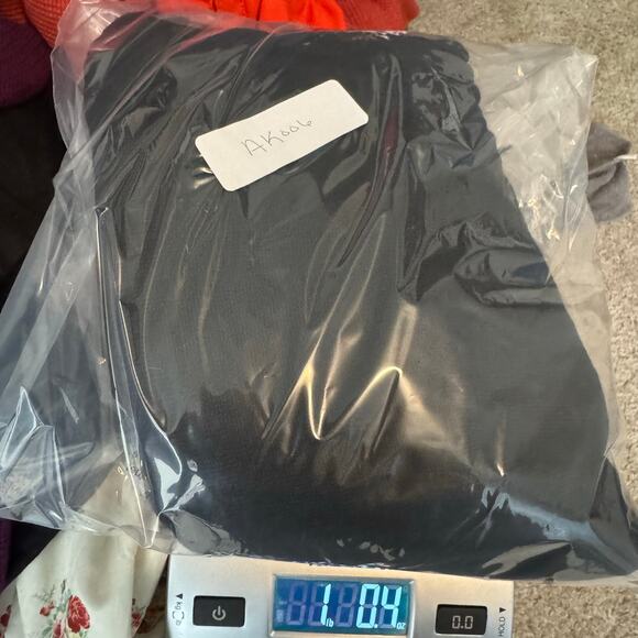 Melissa McCarthy Seven7 Plus 1X Sweater Black Cat Graphic Le Meow Pullover - Picture 8 of 8